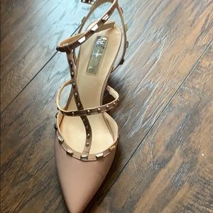 INC tan heels